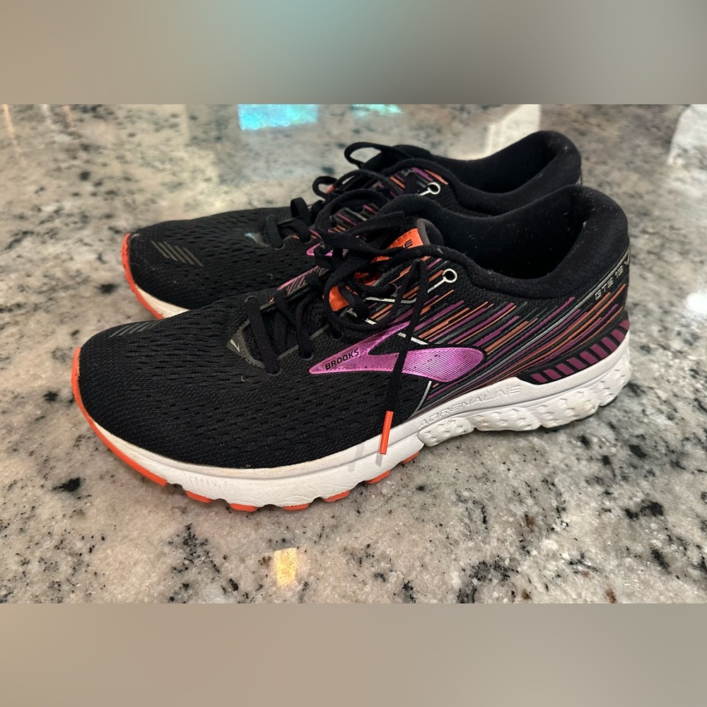 Brooks Women's Adrenaline GTS 19